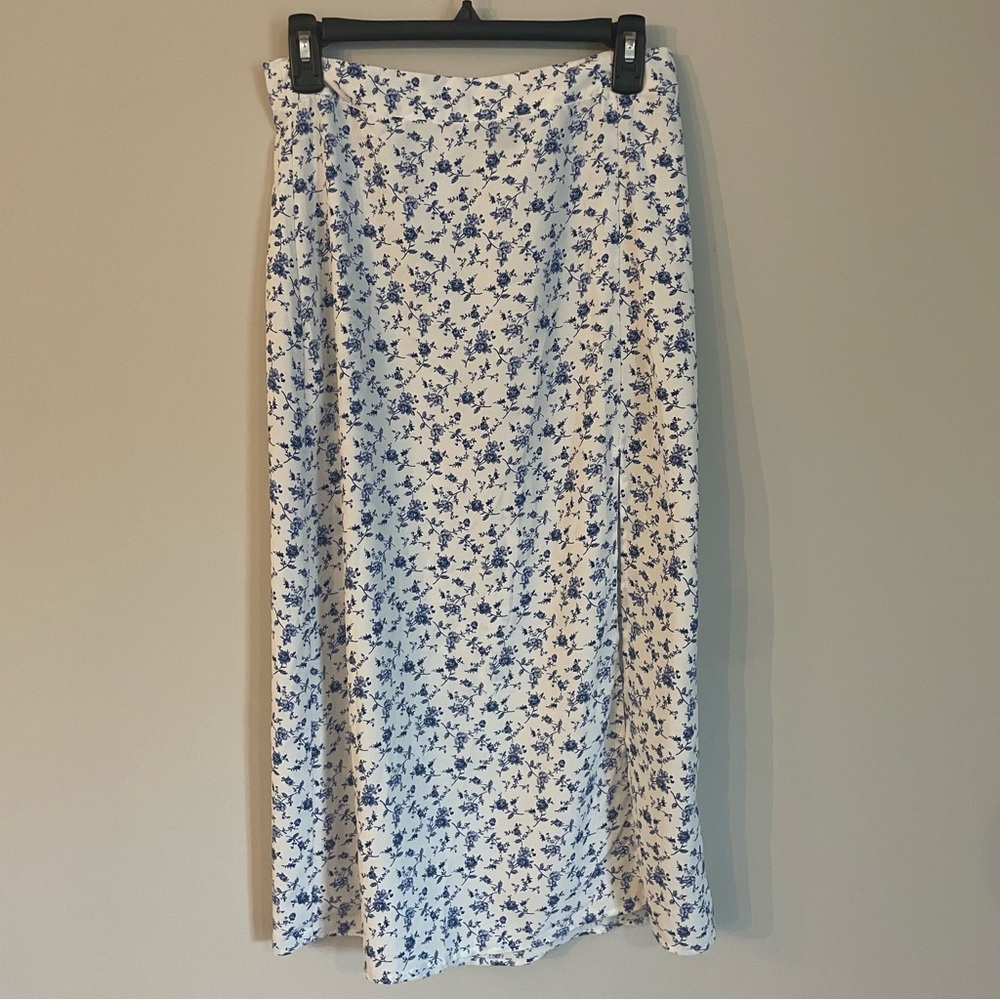Forever 21 Floral Midi Skirt Size M